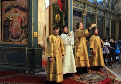 В воскресный день студенты и преподаватели молились в главном храме Вологодской духовной семинарии