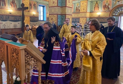 Накануне воскресного дня состоялось архиерейское богослужение в кафедральном соборе Череповца