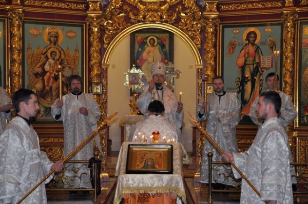 Епископ Флавиан возглавил всенощное бдение в Крещенский сочельник