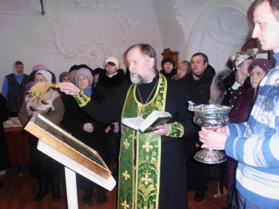 ﻿   В храме святителя Иоанна Златоуста города Вологды освятили переданные в дар иконы