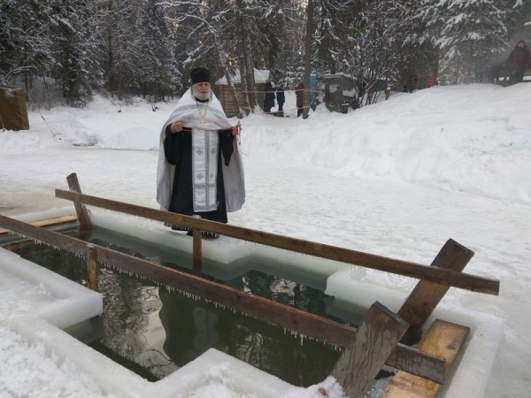 На источнике Святителя Николая Чудотворца деревни Голубково состоялось Великое водоосвящение