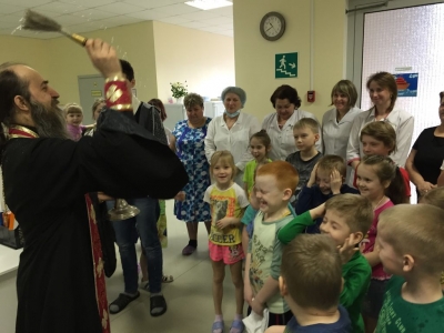 Представители Вологодской епархии посетили областную детскую больницу (Видео)