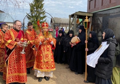 В четверг Светлой седмицы епископ Игнатий возглавил богослужение в Новолеушинском монастыре