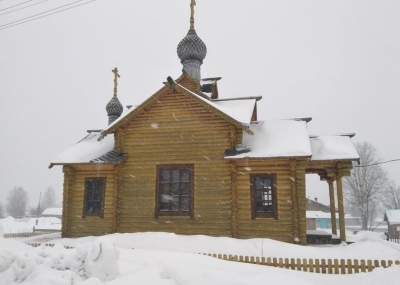Храм Трех святителей поселка Ломоватка готовят к чину Великого освящения