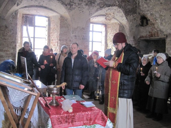 В вологодском храме святителя Николая Золотые Кресты вновь празднуют Христово Воскресение