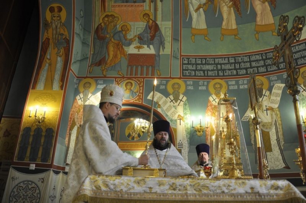 В Рождественский сочельник епископ Флавиан совершил Литургию в кафедральном соборе Афанасия и Феодосия Череповецких