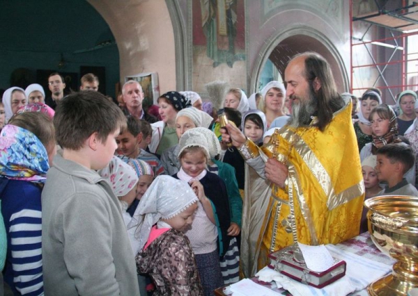 В Андреевском храме проведена благотворительная акция &quot;Соберем детей в школу&quot;