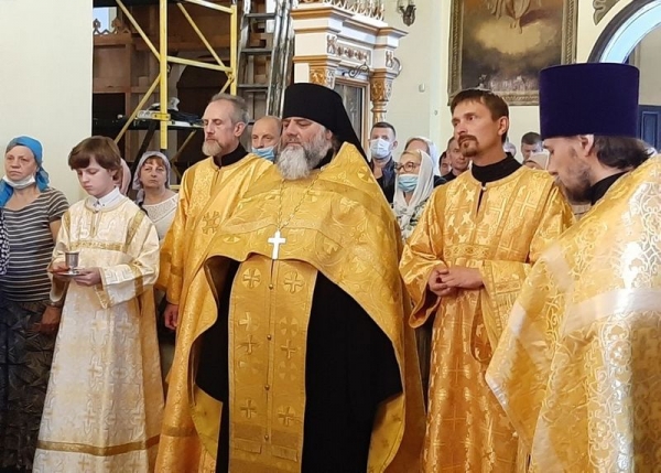 Праздник апостолов Петра и Павла отметили на Архиерейском Воскресенском подворье в Череповце