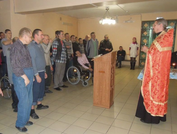 Руководитель социального отдела Череповецкой епархии побеседовал с подопечными психоневрологических учреждений