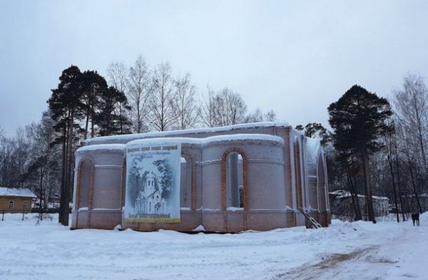 В городе Бабаево продолжается строительство храма преподобного Гурия Шалочского