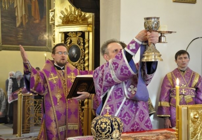 Епископ Флавиан совершил Божественную литургию в Воскресенском соборе Череповца
