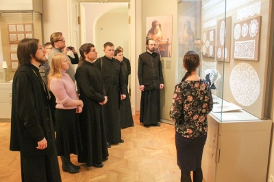 Студенты Вологодской семинарии посетили с экскурсией Музей кружева