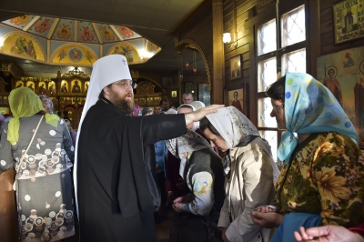 Всенощное бдение накануне воскресного дня митрополит Игнатий совершил в Вознесенском храме города Сокола