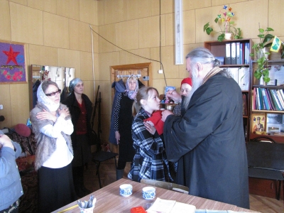 Верующие деревни Марковской приняли участие в святых Таинствах Церкви
