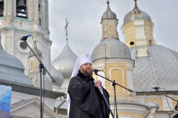 Митрополит Игнатий на празднике по случаю Дня народного единства рассказал жителям и гостям Вологды о христианских заповедях