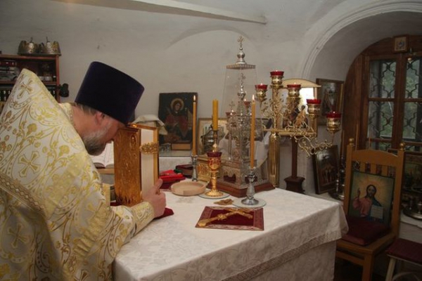 В храме святителя Иоанна Златоуста почтили память святых отцов I Вселенского Собора