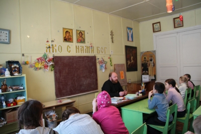 Настоятель Прокопиевского собора Великого Устюга провел в воскресной школе урок о Великом посте