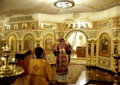 Епископ Флавиан возглавил всенощное бдение в кафедральном соборе Афанасия и Феодосия Череповецких