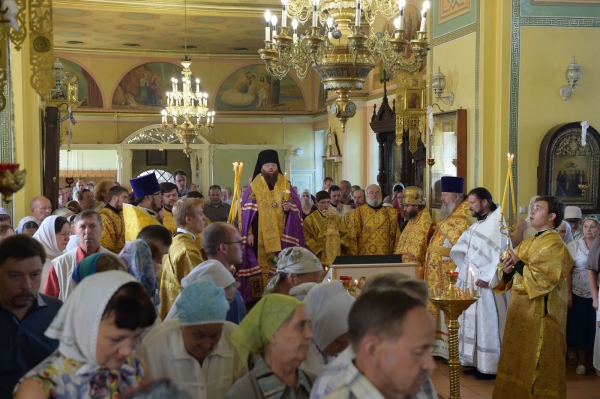 Епископ Игнатий совершил литию по почившим священникам Вологодской епархии