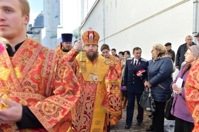 Благодатный огонь доставлен в Вологду (Видео+фото)