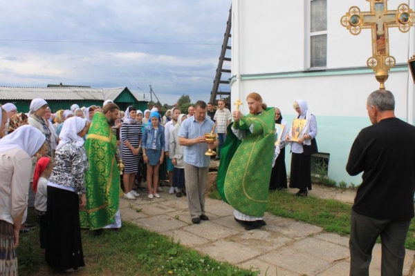 Прихожане Серафимовского храма города Харовска молитвенно отметили престольный праздник