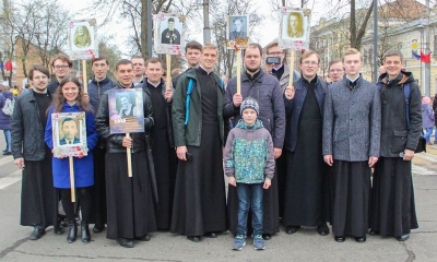 В День Победы студенты Вологодской семинарии почтили память погибших участием в акции «Бессмертный полк»
