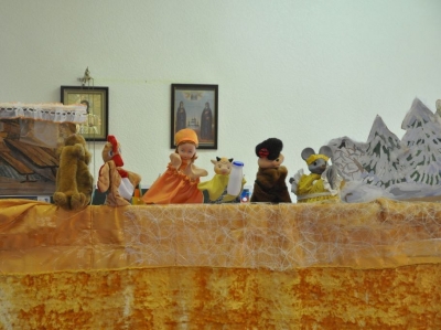 Для маленьких зрителей в Череповце прошел кукольный спектакль пасхальной тематики