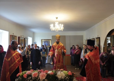 Епископ Флавиан совершил всенощное бдение в храме апостолов Петра и Павла города Бабаево