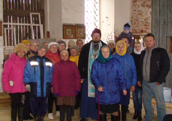 В храме апостола Иоанна Богослова деревни Новгородово состоялся молебен