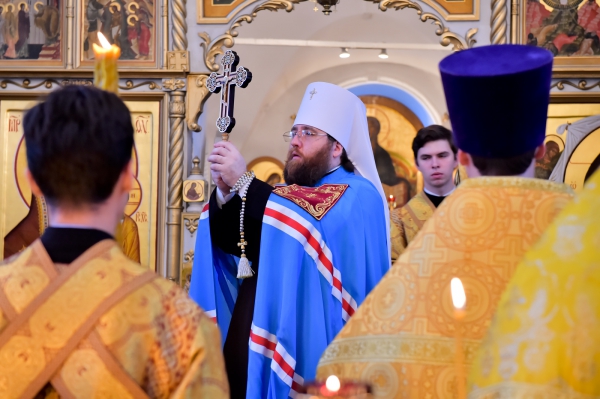 В день празднования памяти святого князя Александра Невского митрополит Игнатий совершил Божественную литургию в Александро-Невском храме г. Вологды