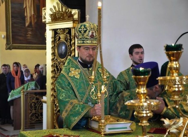 Епископ Флавиан совершил в Вербное воскресенье Божественную литургию