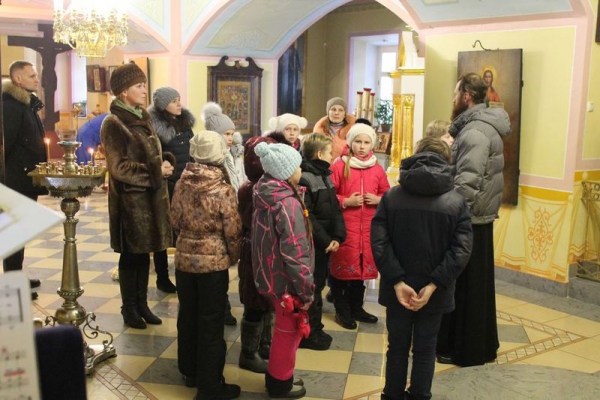 Четвероклассники многопрофильного лицея города Вологды посетили с экскурсией Богородицерождественский собор