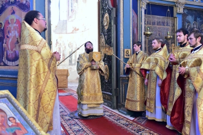 В Софийском кафедральном соборе митрополит Игнатий совершил Литургию