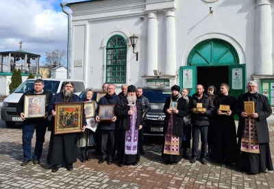 Крестный ход на автомобилях с молитвой об избавлении от вредоносного поветрия состоялся в Череповце