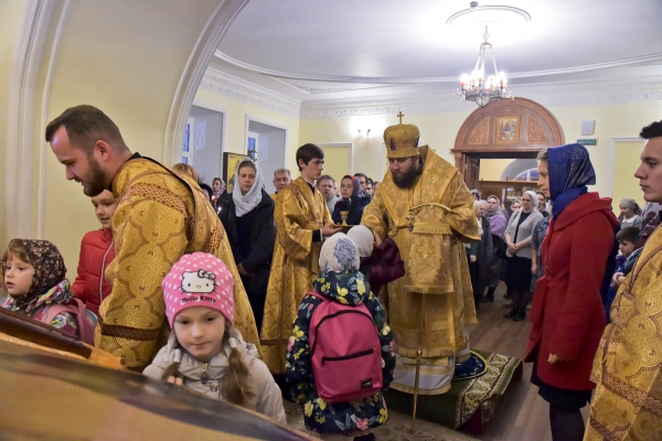 Митрополит Игнатий совершил всенощное бдение в храме Архиерейского подворья Николая Чудотворца на Глинках