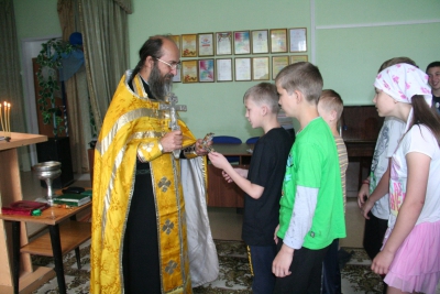 Воспитанники Центра для детей-сирот №2 города Вологды получили благословение священника на учебу