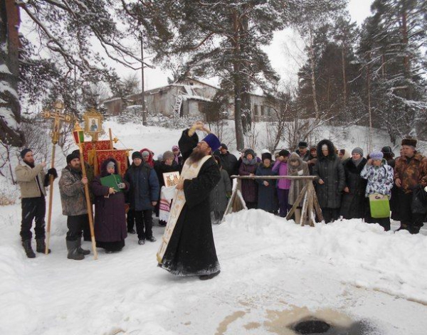 Жители Череповецкого и Вашкинского районов приняли участие в праздновании Крещения Господня