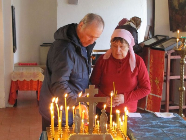 В Никольском храме села Устье прошли молебен и лития в праздник Великой Победы