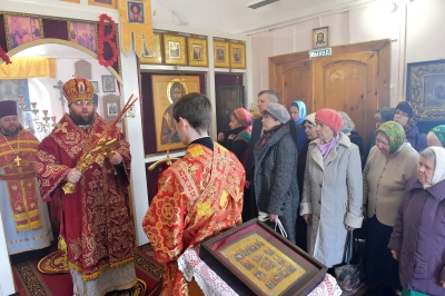 В день празднования памяти жен-мироносиц митрополит Игнатий совершил Литургию в Воскресенской церкви поселка Молочное