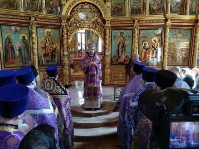 В Великий Четверг епископ Флавиан совершил Литургию и чин омовения ног в кафедральном соборе Череповца