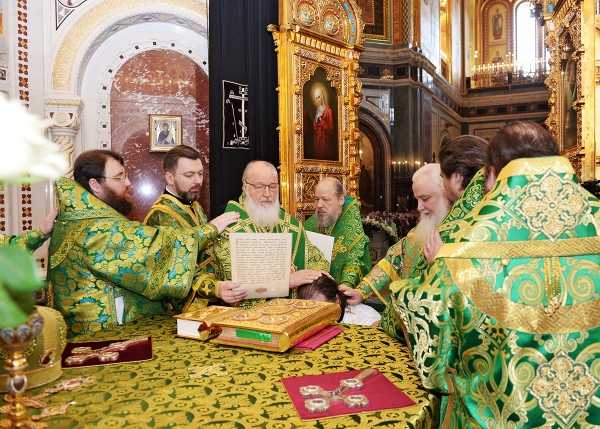 Митрополит Игнатий в праздник Входа Господня в Иерусалим сослужил Предстоятелю Русской Церкви за Литургией в Храме Христа Спасителя