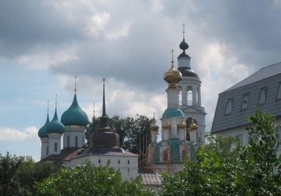 Прихожане храма Вассиана Тиксненского посетили святыни Ярославской епархии