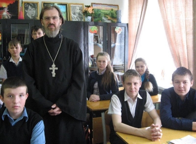 Учащиеся школы поселка Полдарса узнали о святых подвижниках земли Русской