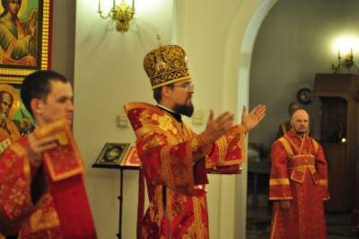 Епископ Флавиан совершил ночное Пасхальное богослужение в кафедральном соборе города Череповца