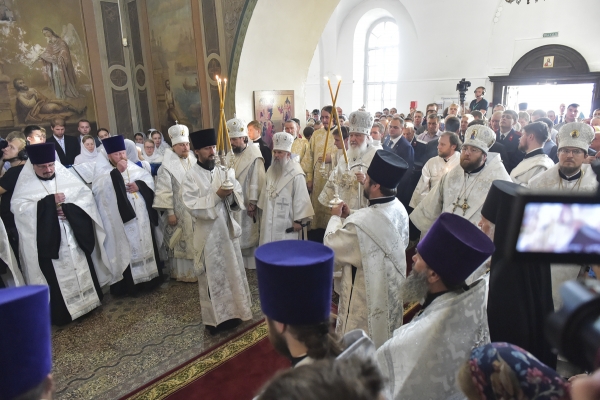 В канун праздника Преображения Господня Святейший Патриарх Кирилл совершил всенощное бдение в соборе праведного Прокопия Устюжского в Великом Устюге