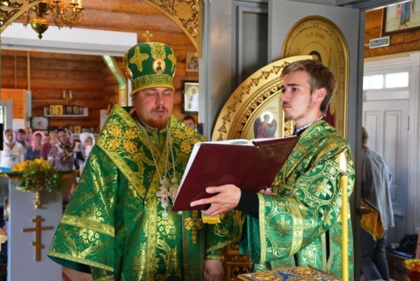 В престольный день храма святого Симона Воломского в поселке Полдарса состоялось архиерейское богослужение