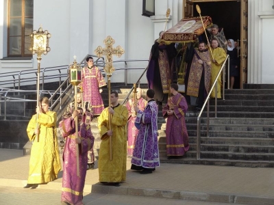 В канун Великой Субботы епископ Флавиан совершил утреню с чином погребения в кафедральном соборе Череповца