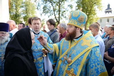 Епископ Вологодский и Великоустюжский Игнатий принял участие во всенощном бдении в Толгском монастыре