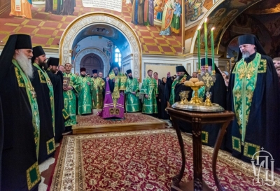Митрополит Савва сослужил митрополиту Киевскому и всея Украины Онуфрию на богослужении в Киево-Печерской Лавре