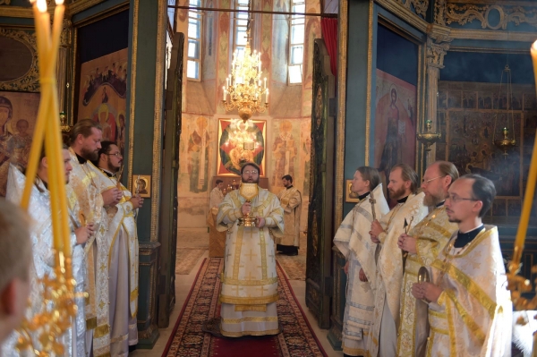 В праздник Преображения Господня епископ Игнатий совершил Литургию в Софийском Успенском соборе Вологды